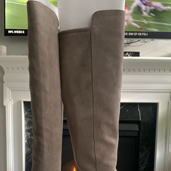 Women’s tall boots - Picture 2 of 2